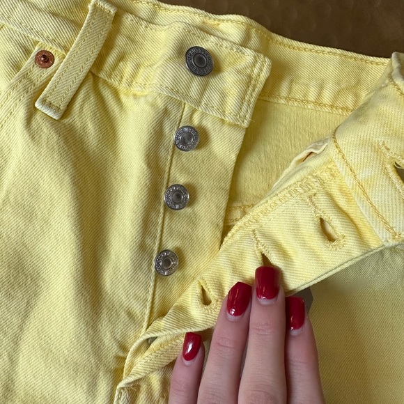 Levi’s Shorts - Picture 3 of 4